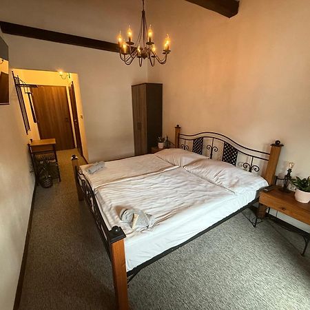 Hotel Plzensky Dvur Frydek-Mistek Bagian luar foto