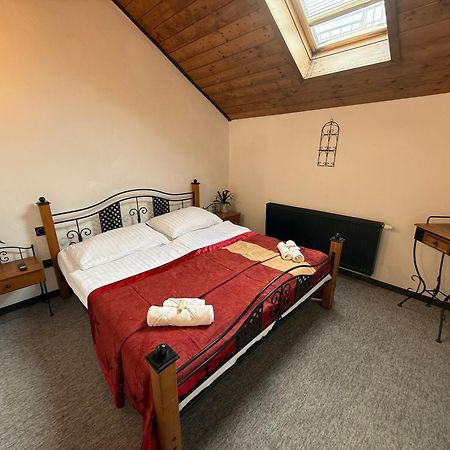 Hotel Plzensky Dvur Frydek-Mistek Bagian luar foto