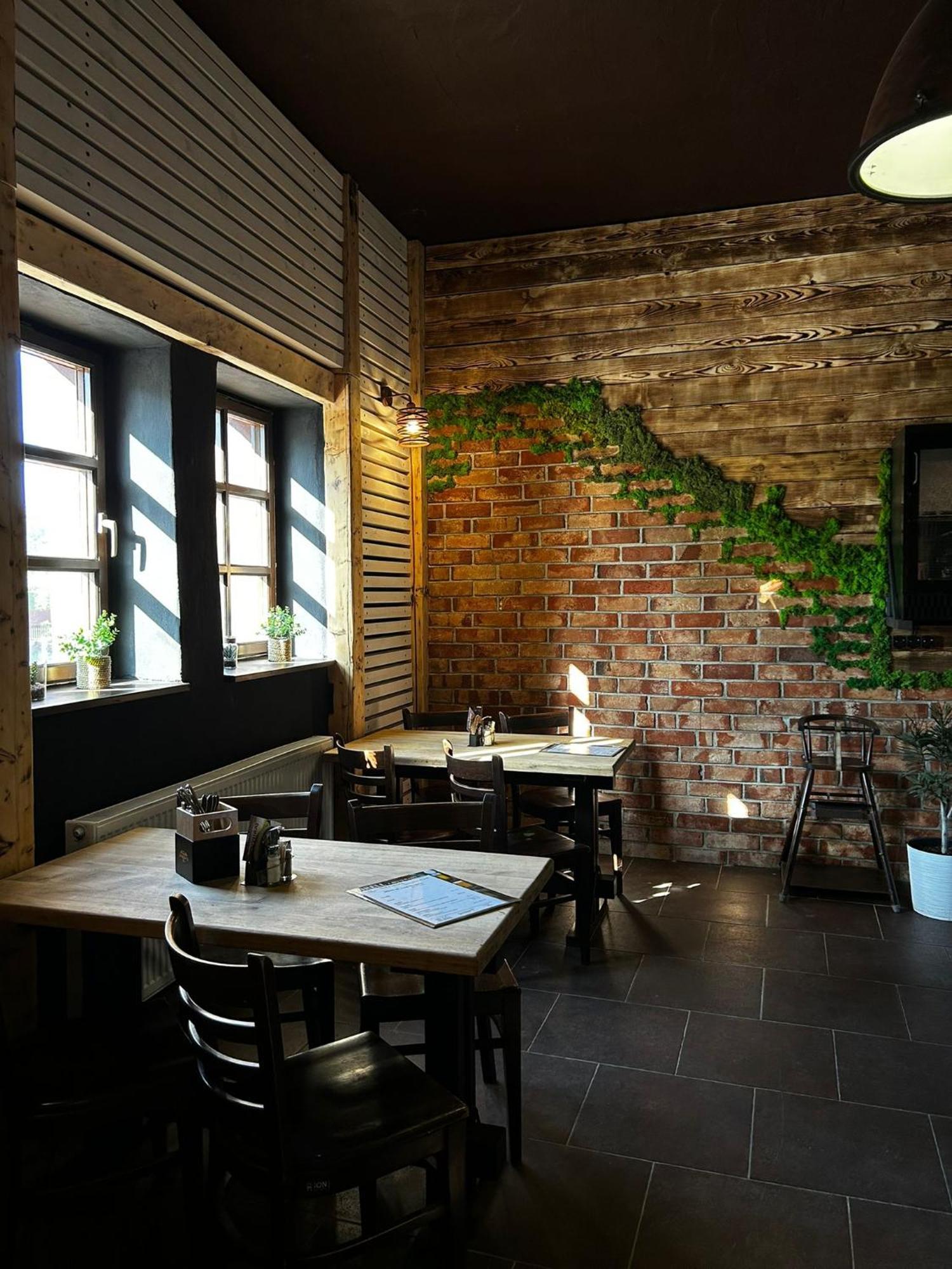 Hotel Plzensky Dvur Frydek-Mistek Bagian luar foto