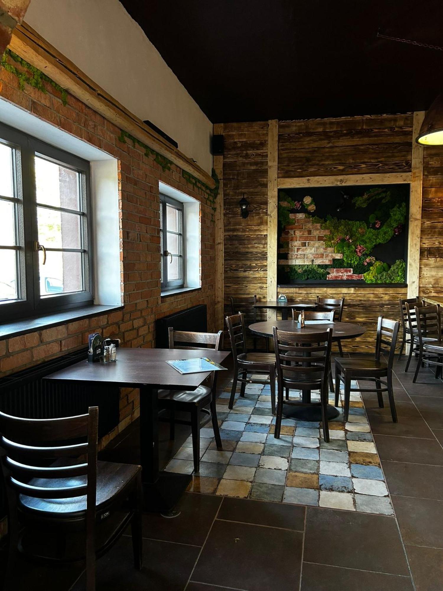 Hotel Plzensky Dvur Frydek-Mistek Bagian luar foto