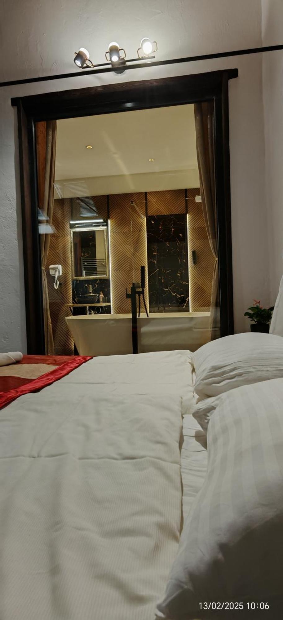 Hotel Plzensky Dvur Frydek-Mistek Bagian luar foto