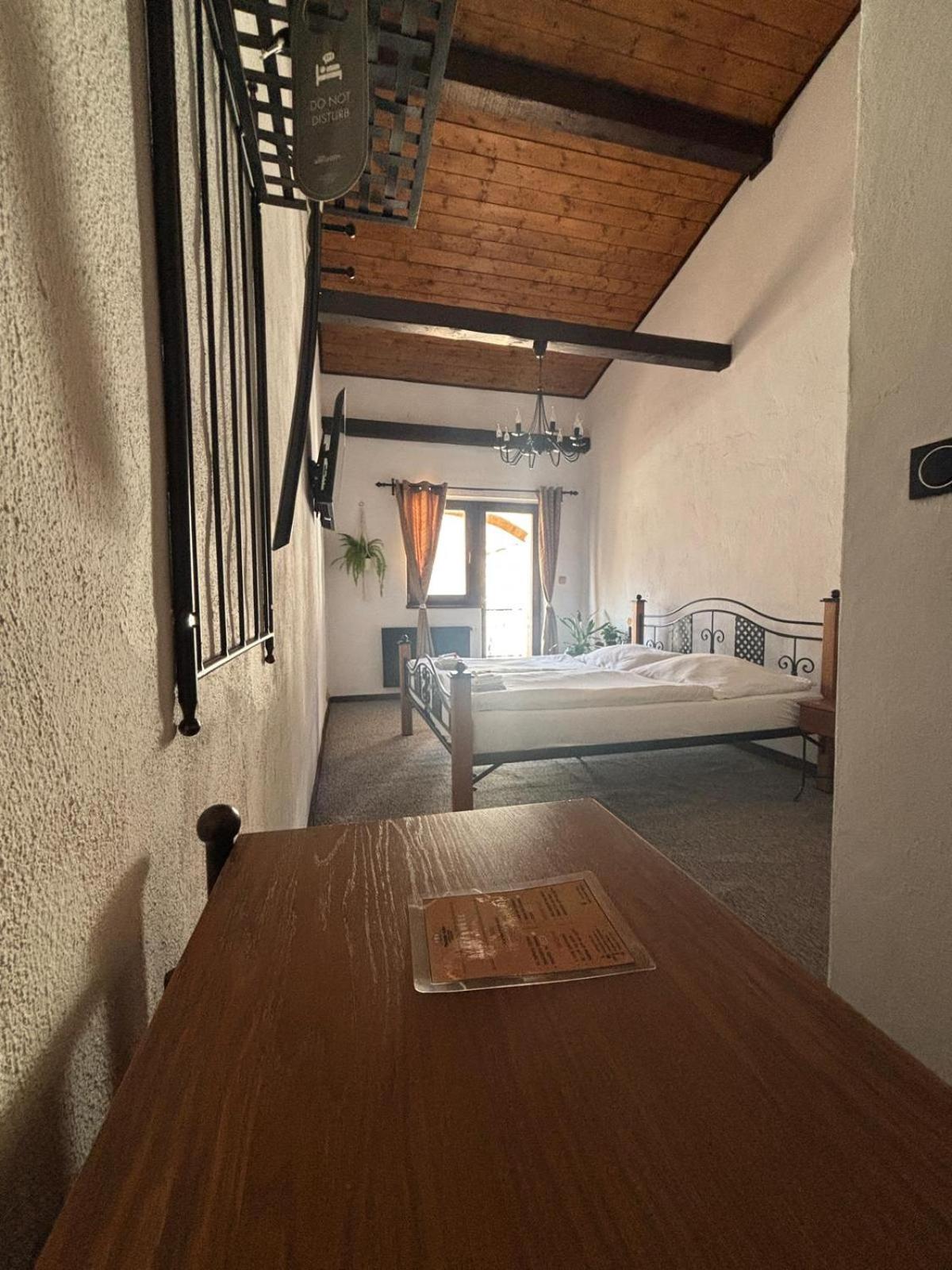 Hotel Plzensky Dvur Frydek-Mistek Bagian luar foto