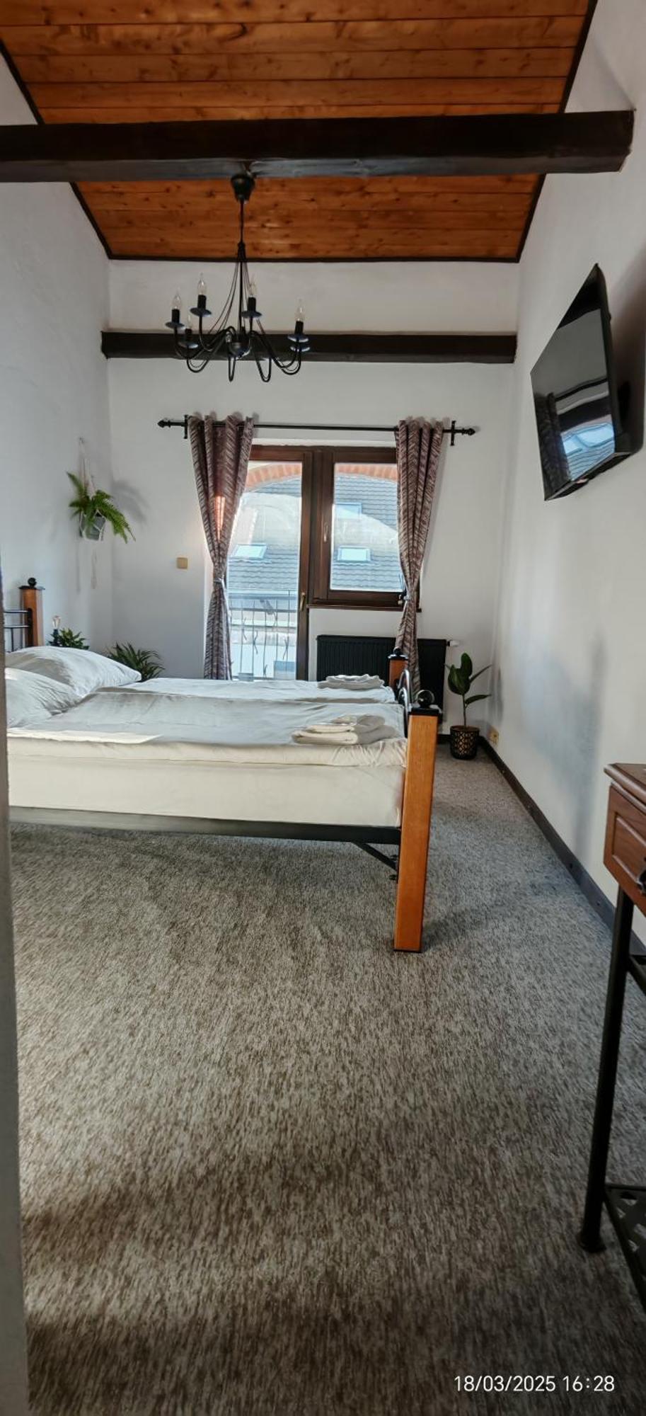 Hotel Plzensky Dvur Frydek-Mistek Bagian luar foto